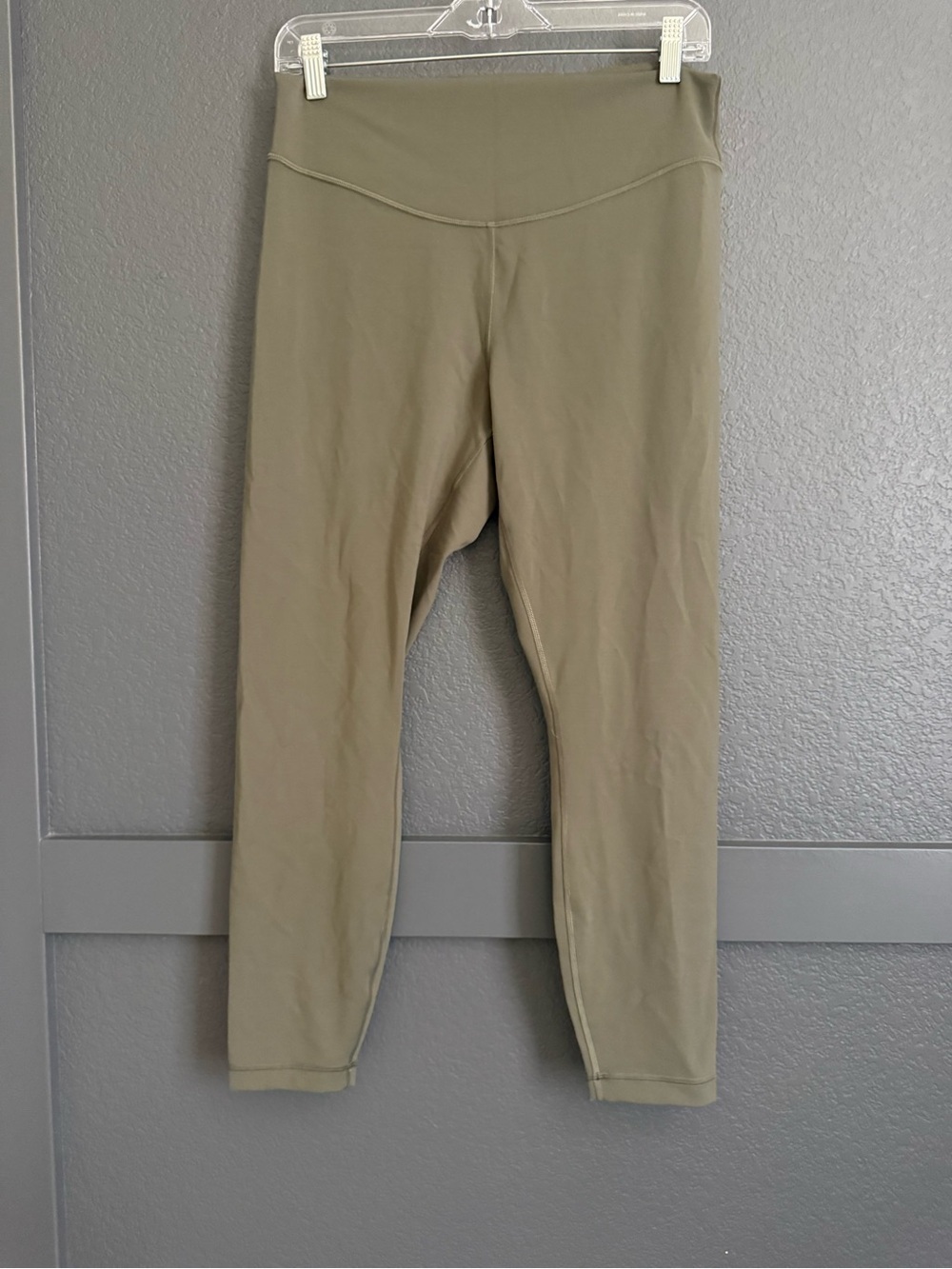 LULULEMON • Wunder Under SmoothCover High-Rise Tight 25" Army Green - size 12 - Picture 3 of 7